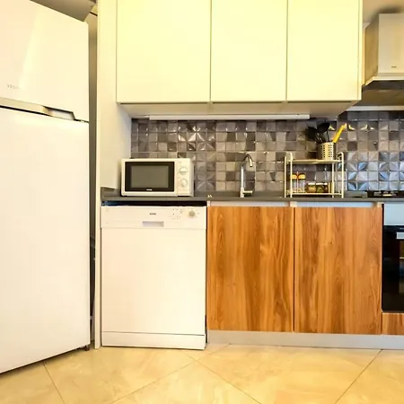 Comfortable Modern House In The Heart Of Lejlighed