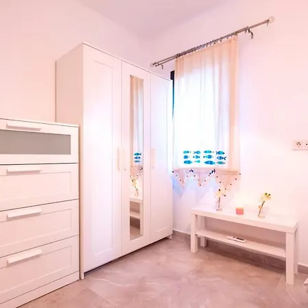 Daire Comfortable Modern House In The Heart Of *